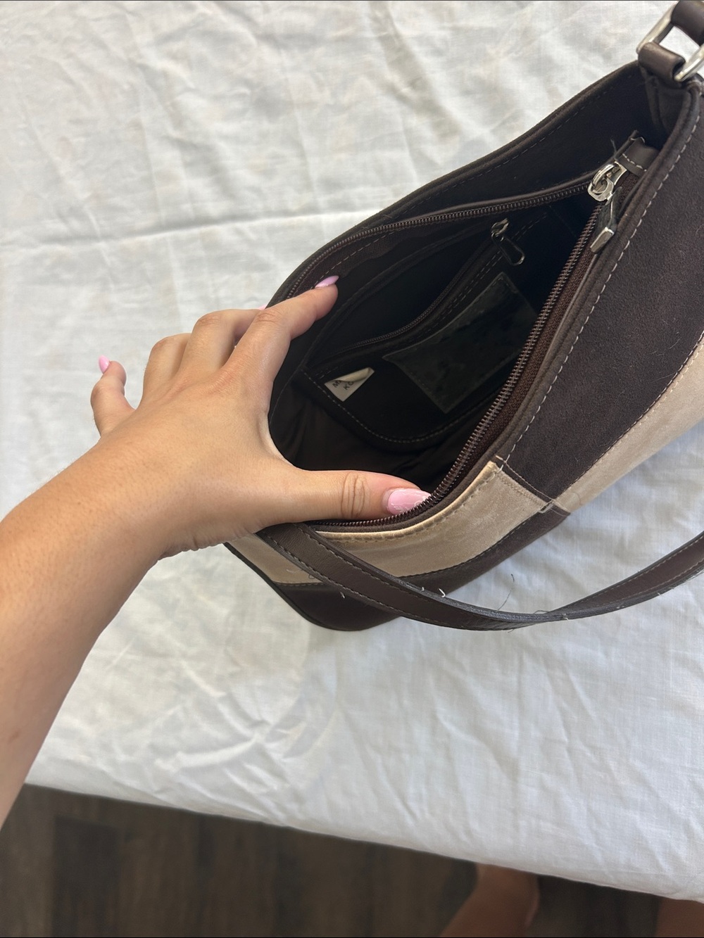 Thrifted Two-Tone Patch Shoulder Bag in Brown and Cream - Picture 5 of 5